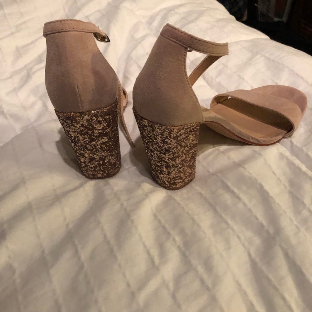 3” heels rosegold color to match dress & purse.